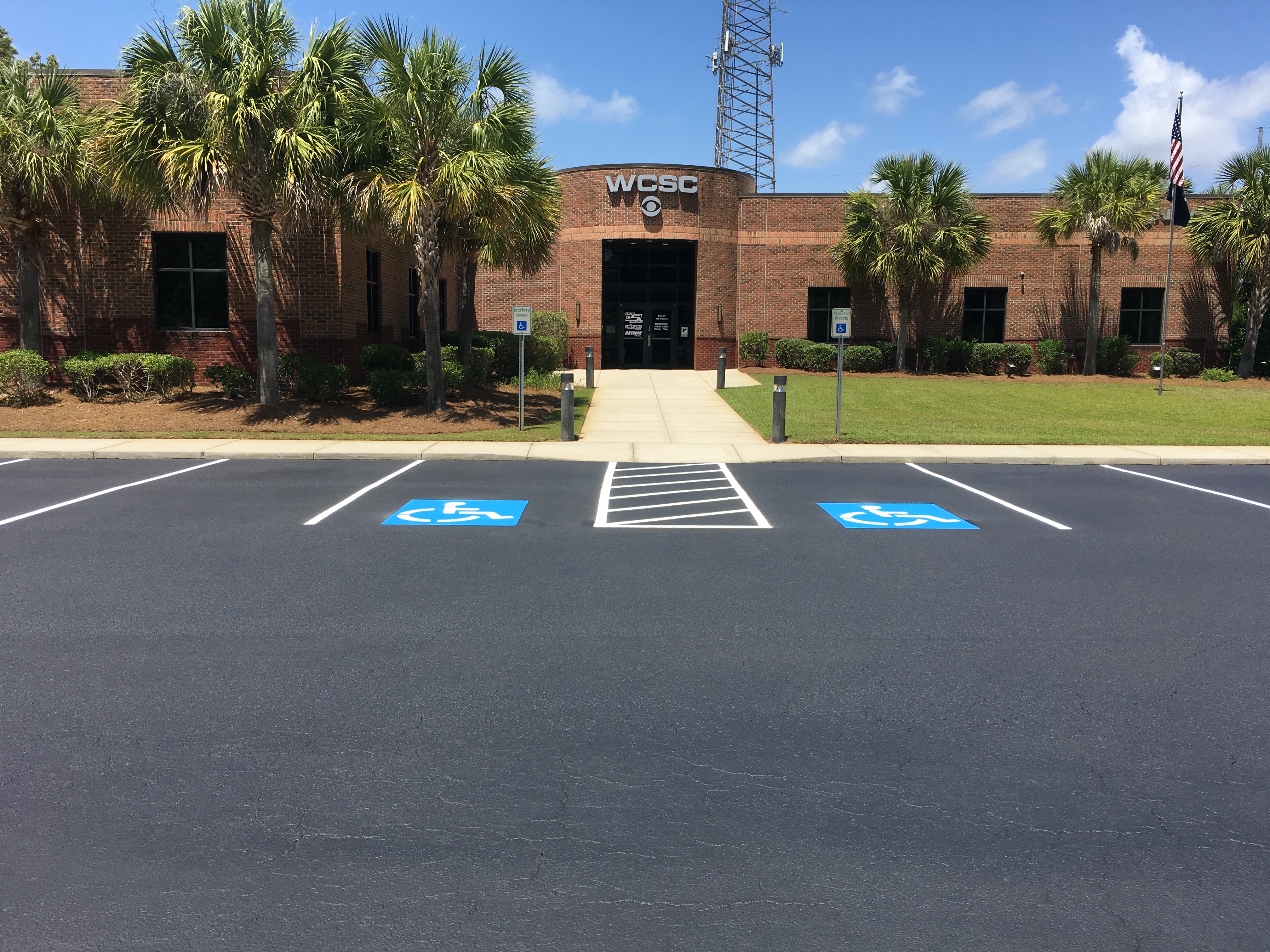 Sealcoating and line striping of parking lot in Charleston, SC